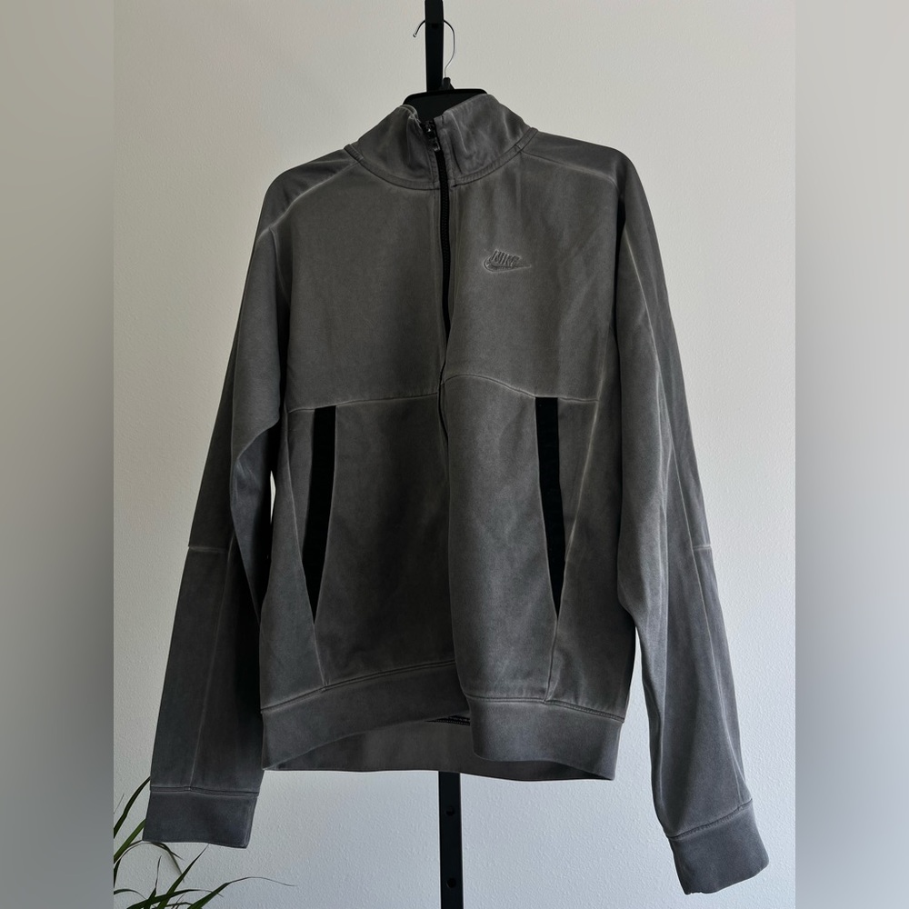 Vintage authentic Nike zip up size s
